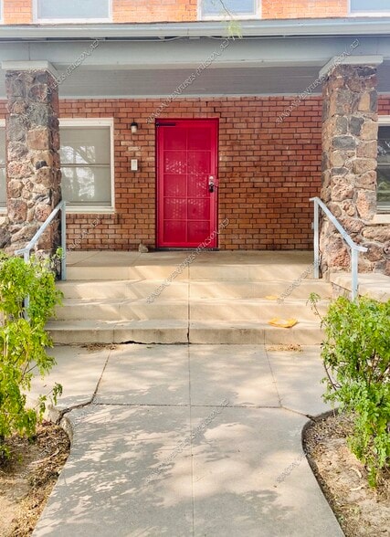 Building Photo - 503 E University Blvd