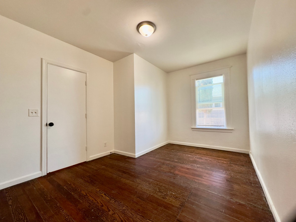 Building Photo - 711 32nd St