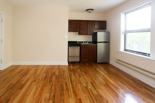 Building Photo - 4551 N Damen Ave
