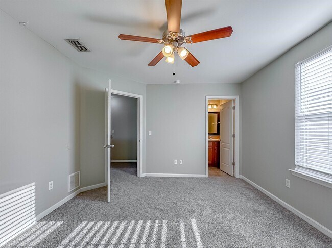 Building Photo - 1988 Green Castle Ln