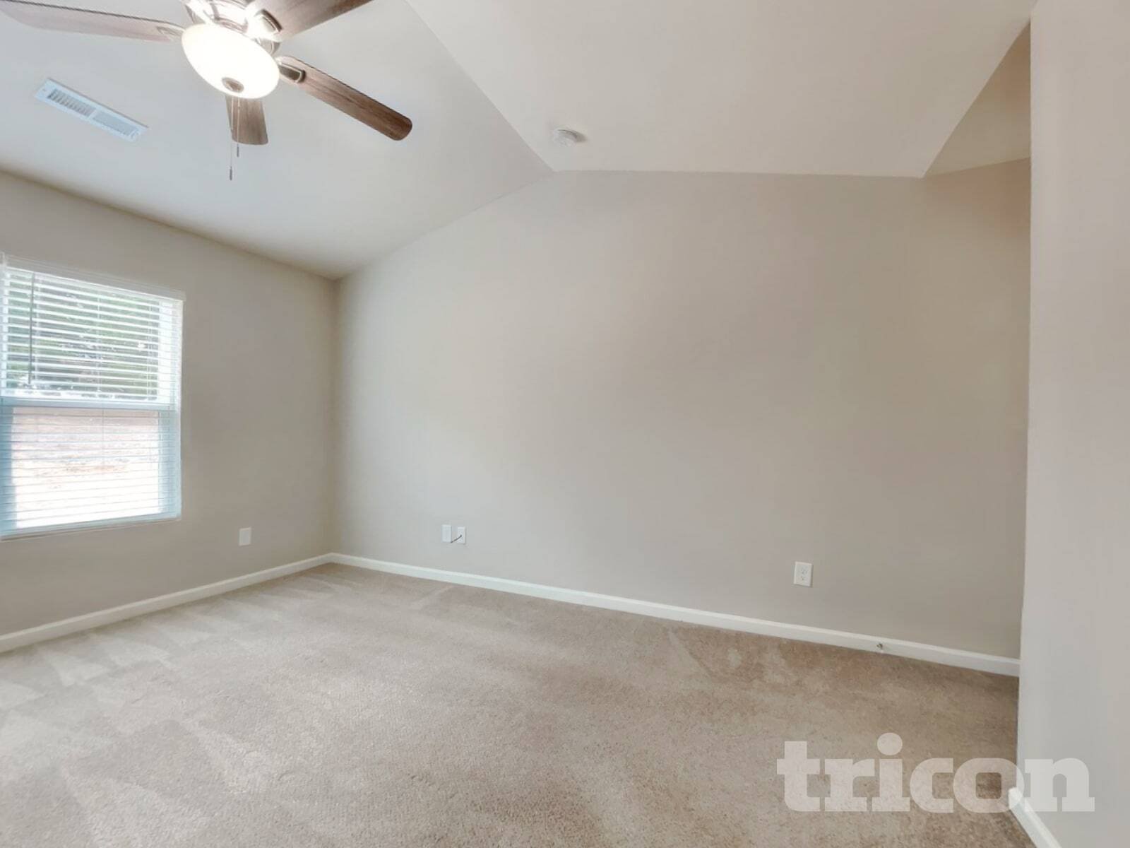 Building Photo - 129 Ridgemoore Ct