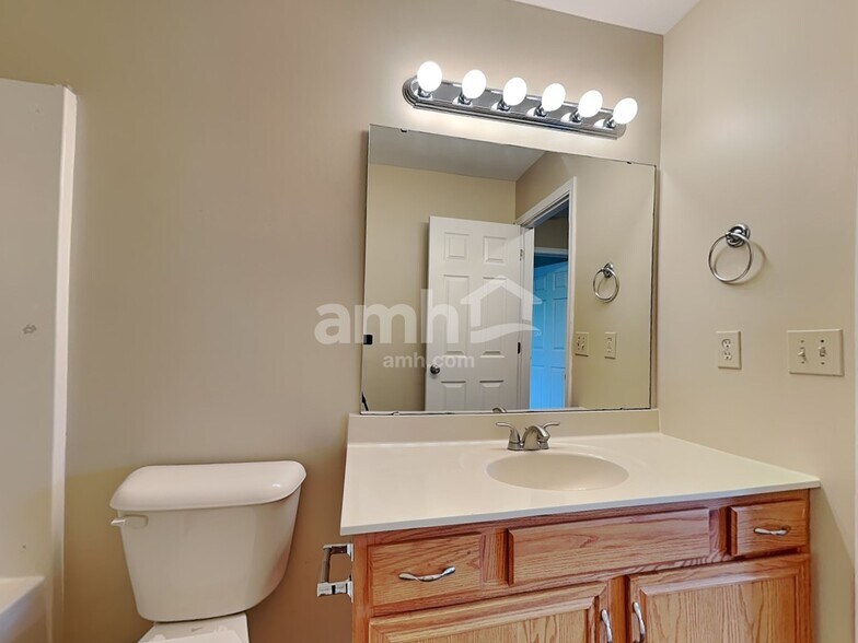 Building Photo - 6340 Deermeade Dr