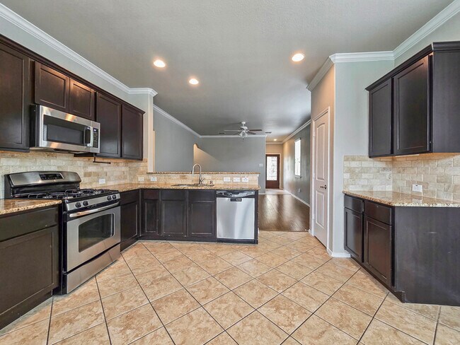 Building Photo - 12320 Walden Wood Dr
