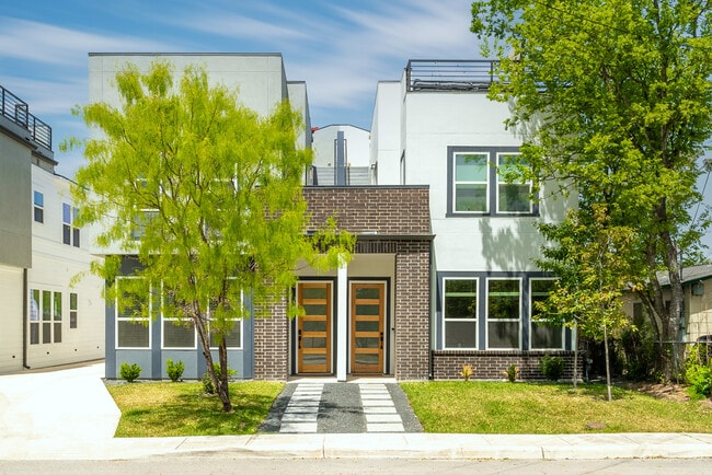 Building Photo - 719 Eleanor Ave