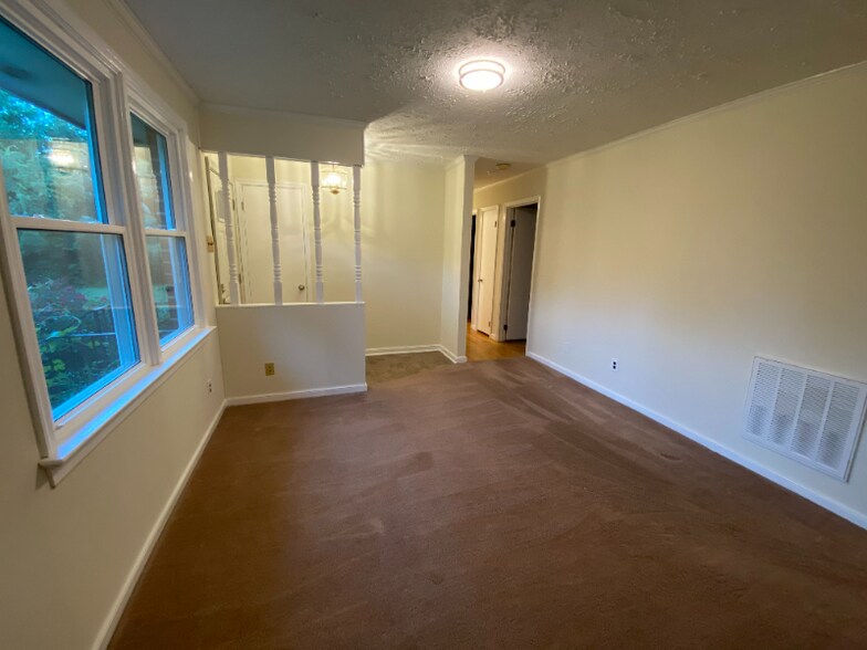 Building Photo - 1599 Early St