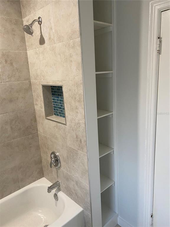 Building Photo - 727 27th Ave S