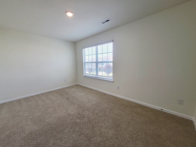 Building Photo - 597 Bloomover St