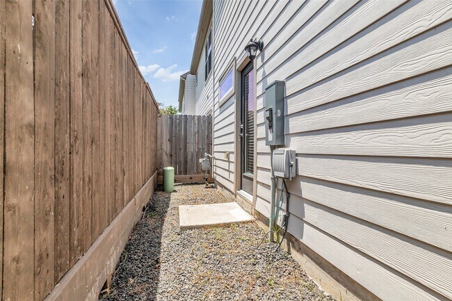 Building Photo - 144 Knightsbridge Park Ln