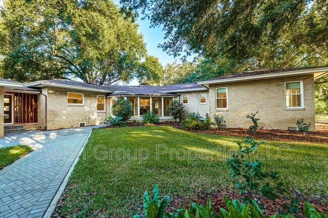 Building Photo - 1203 Easton Dr