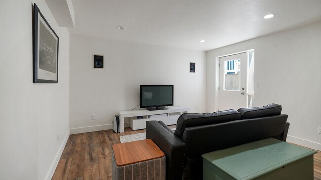 Building Photo - 4291 Campden Dr