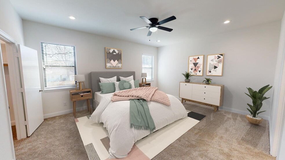 Building Photo - Beautifully renovated Bishop Arts District home near Lake Cliff Park