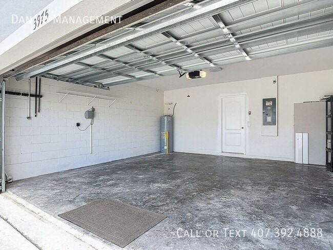 Building Photo - 3975 Silverstream Terrace