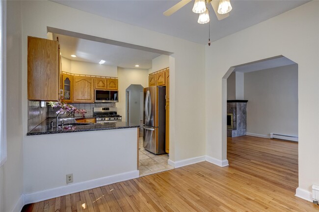 Building Photo - 3 Woodmere Ln