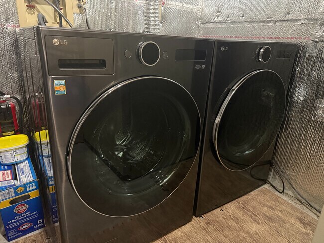 Building Photo - 21178 Hedgerow Ter