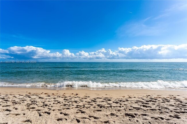 Building Photo - 710 N Ocean Blvd