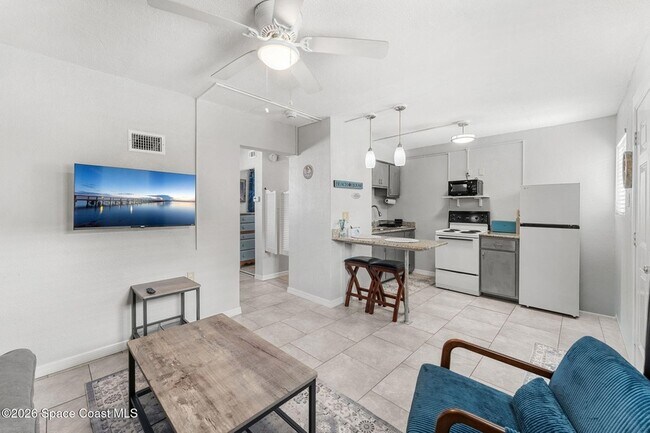 Building Photo - 211 Circle Dr