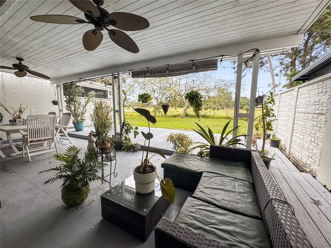 Building Photo - 19100 Bob-O-Link Dr