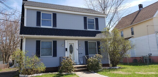 Building Photo - 54 Lambert St