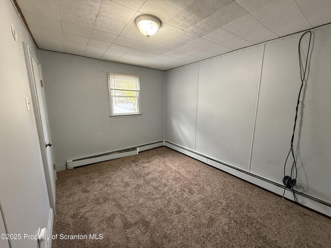 Building Photo - 205 2nd St