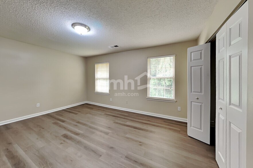 Building Photo - 1610 Thornwick Ter