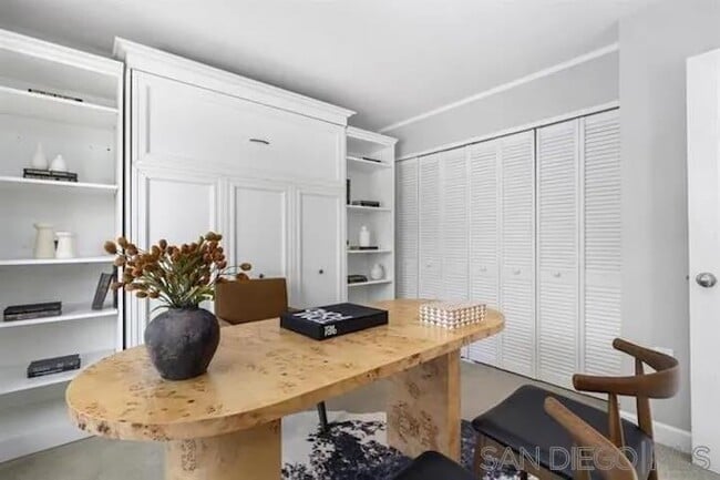 Building Photo - 445 Avenida Primavera