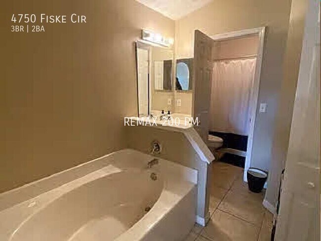 Building Photo - 4750 Fiske Cir