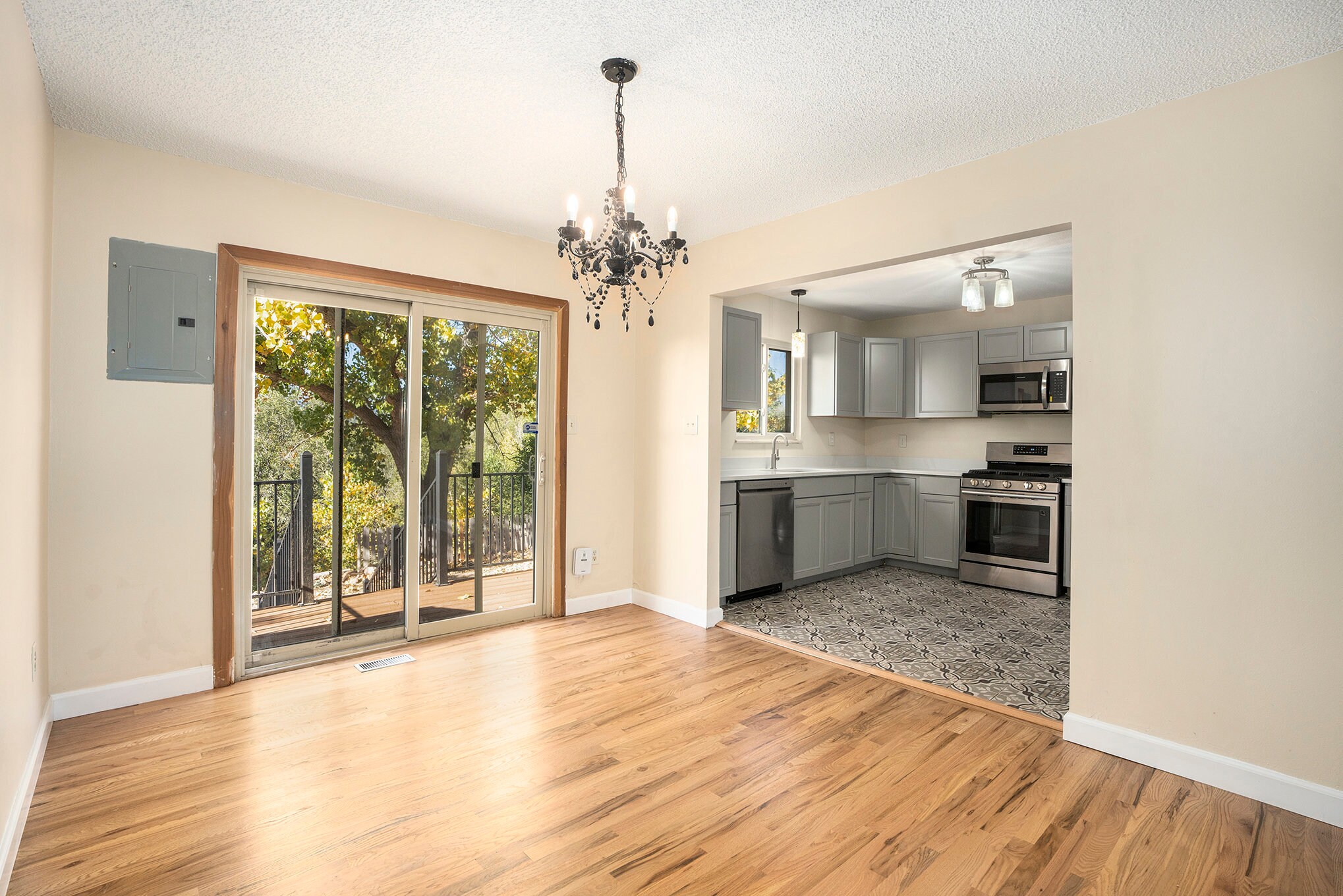 Building Photo - 7030 Metropolitan St