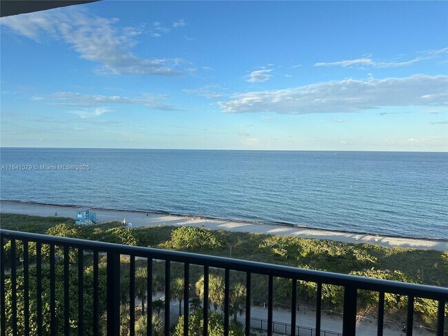 Primary Photo - 9273 Collins Ave