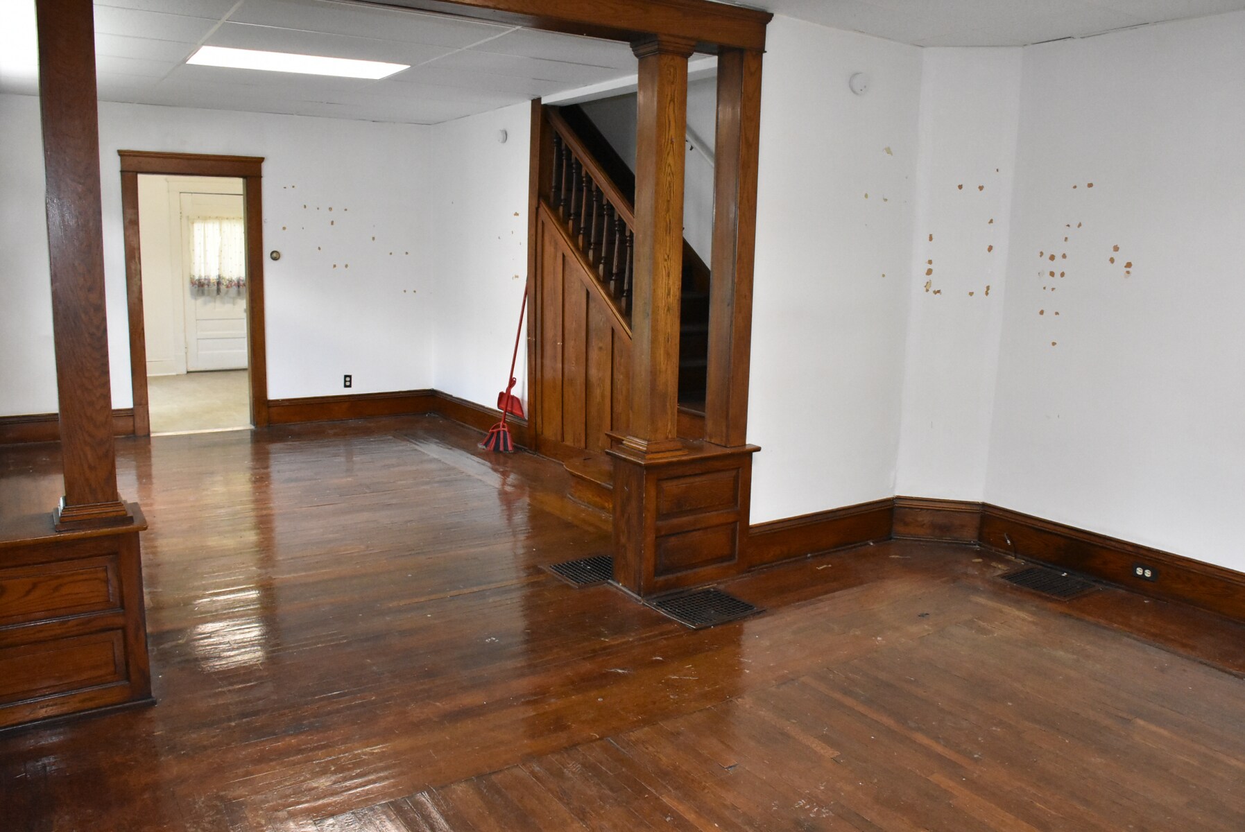 Building Photo - 566 North St