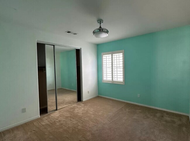 Building Photo - 26526 Craftsmen Ct