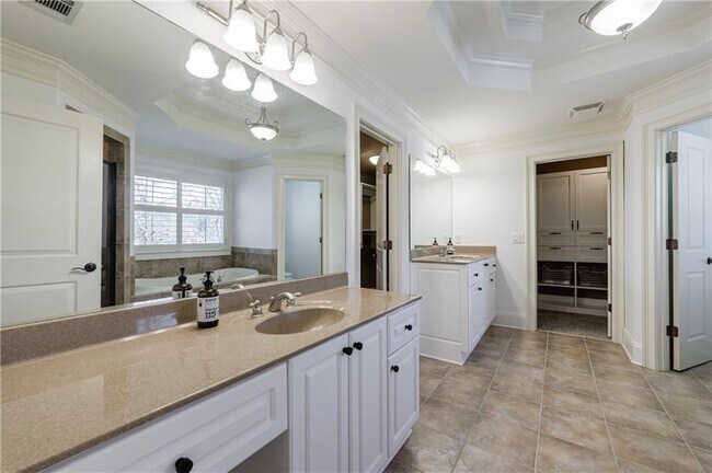 Building Photo - 1012 Madeline Ln