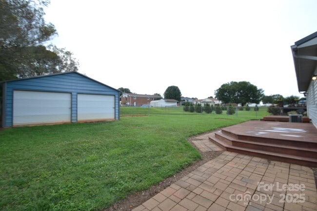 Building Photo - 2050 35th St NE