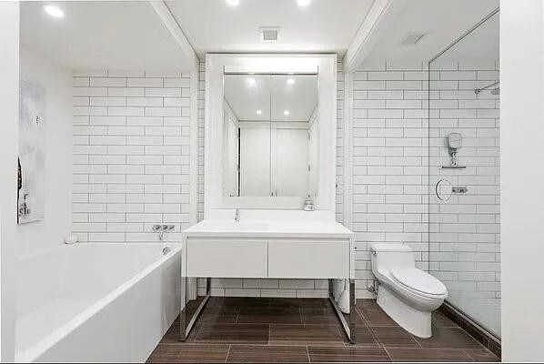 Building Photo - 15 S William St