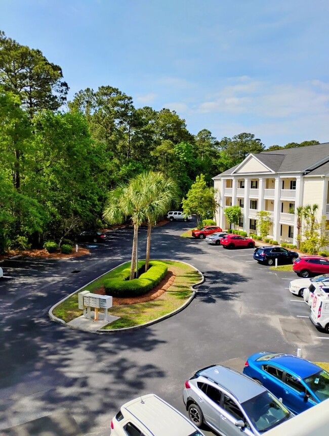 Building Photo - JASMINE LAKES