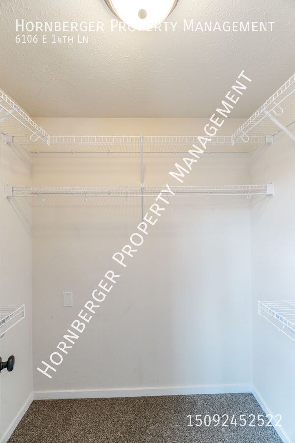 Building Photo - 6106 E 14th Ln