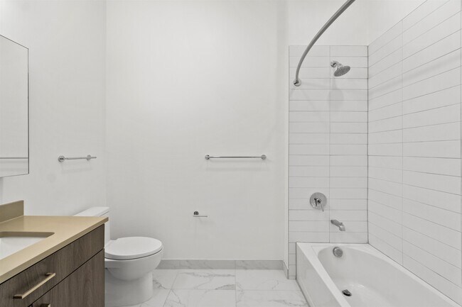 Building Photo - 250 Ave E