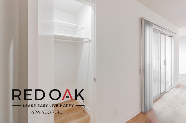 Building Photo - 319 S Clark Dr