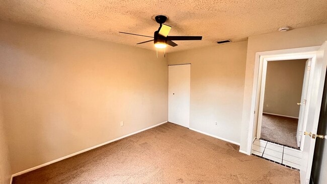 Building Photo - Lovely 3 bedroom, 2 bath in Deltona