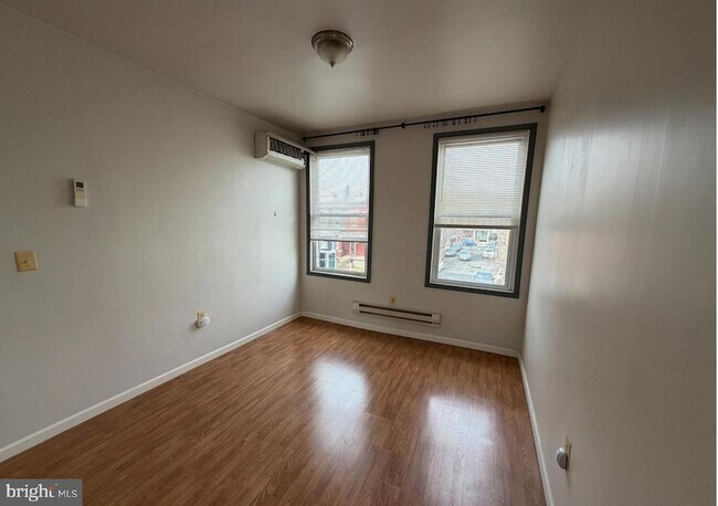 Building Photo - 600 Keefer Pl NW