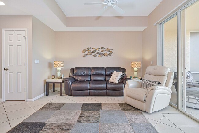 Building Photo - NOW AVAILABLE - Cozy Townhome w/ 1 Car Garage in Fort Myers!