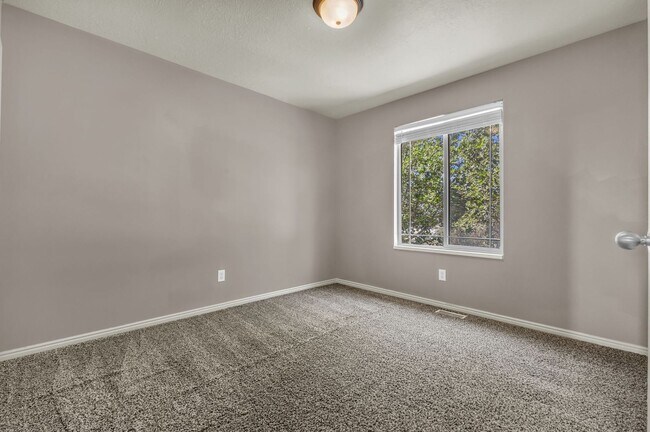 Building Photo - Spacious 4-Bedroom Home Near Hill Air Force Base