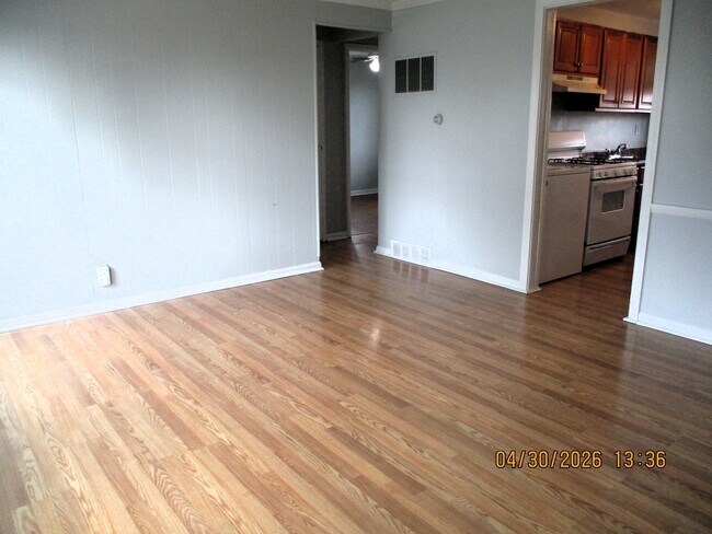 Building Photo - 8713 S Keeler Ave