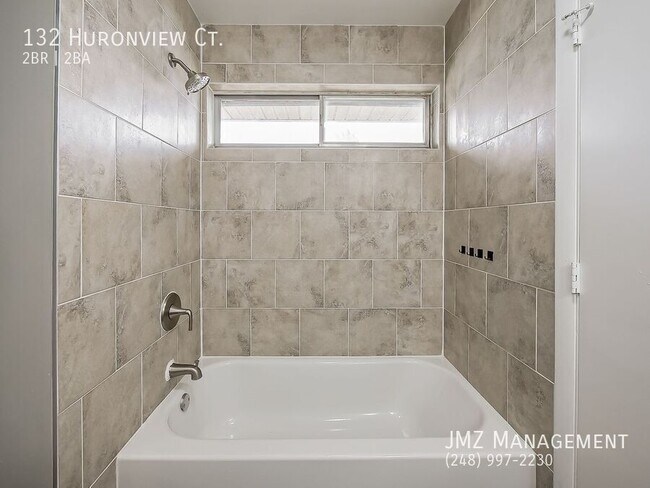 Building Photo - 132 Huronview Ct