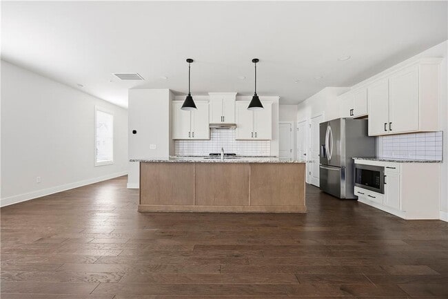 Building Photo - 1222 Westshore Dr