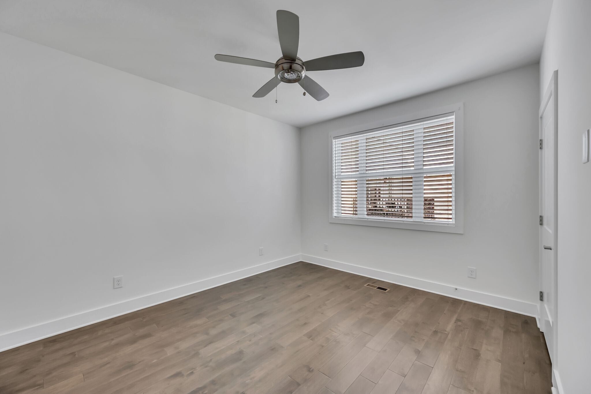 Building Photo - 504 Vernon Cir