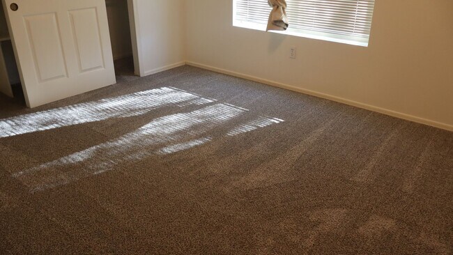 Building Photo - In ground Pool