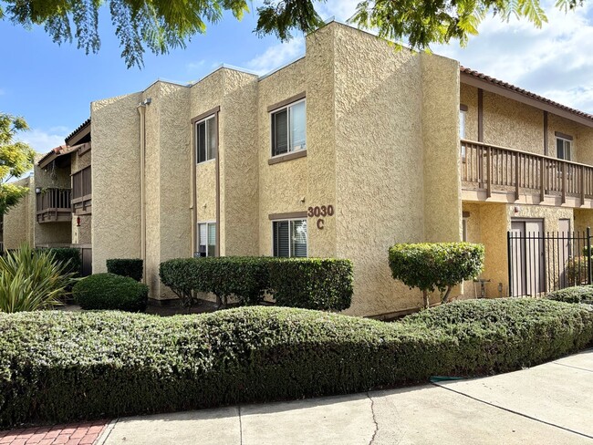 Building Photo - 2 Bedrooms 2 full bathrooms condo in San D...