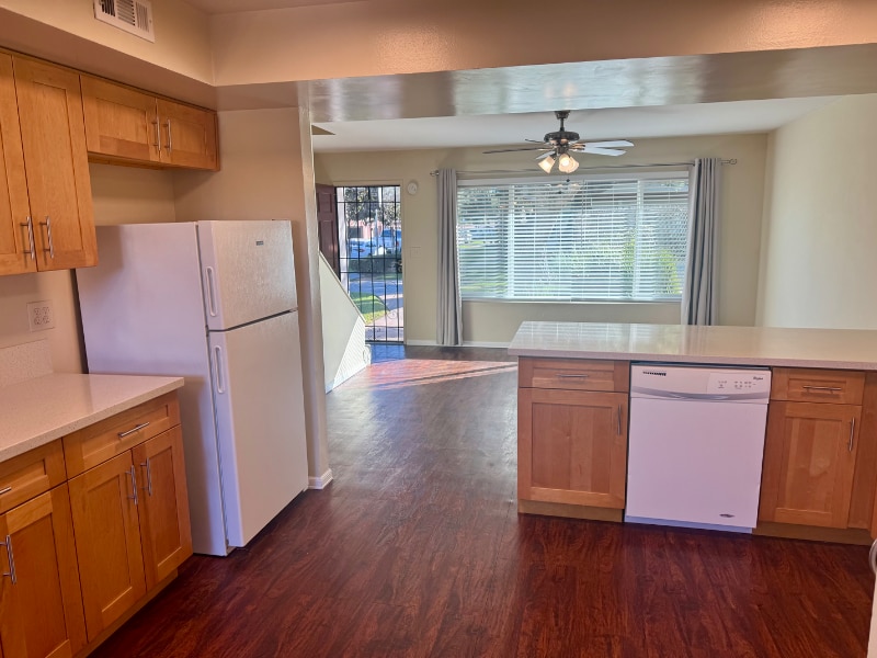 Building Photo - 2985 Mendoza Dr