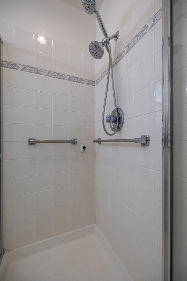 Building Photo - 1416 Petal Way