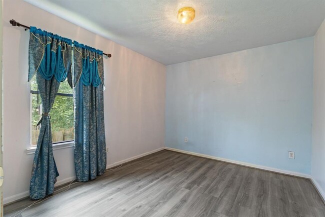 Building Photo - 14072 Broken Arrow Dr